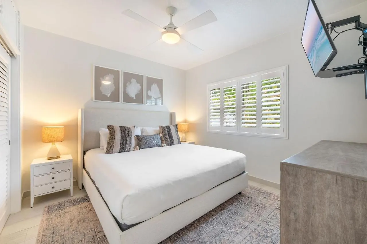 Next To Ritz Carlton, Oceanview 1Br On Seven Mile Beach Apartment