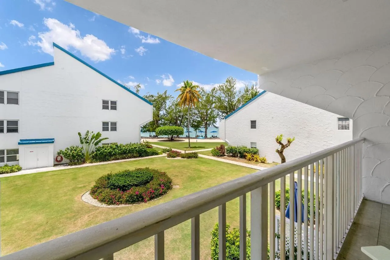 Next To Ritz Carlton, Oceanview 1Br On Seven Mile Beach Apartment